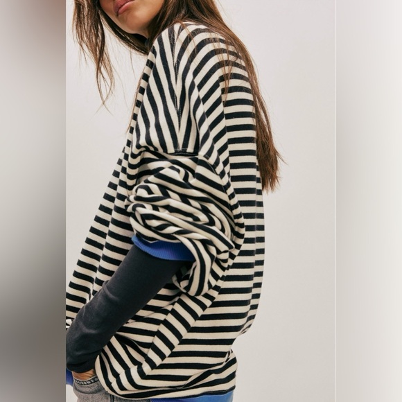 Closeout!▪️NWT Free People Classic Black/White/Blue Striped Pullover Sweatshirt - Picture 3 of 13